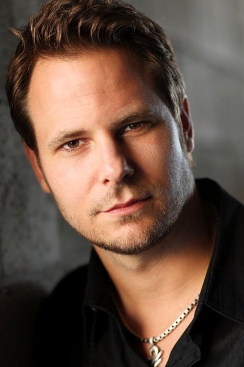 Allen Cutler as Todd Martin