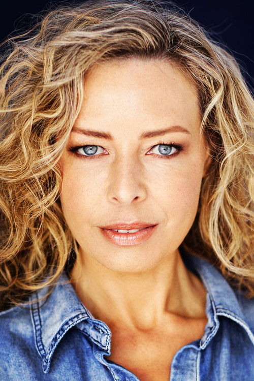 Ambrae Jamae as Doctor