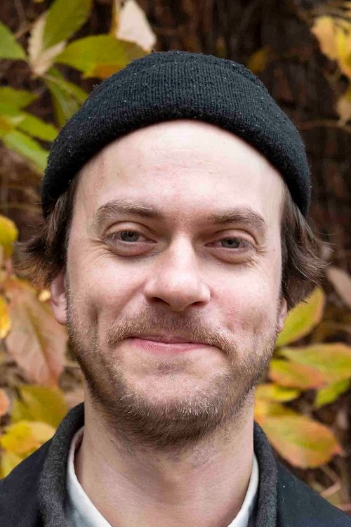 Arthur Berning as Finn