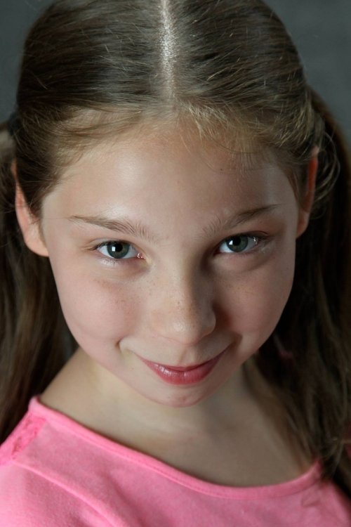 Maya Guacci as Suzie Murdoch