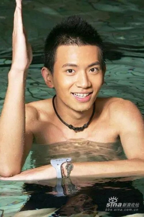 秦炎仕 as 坤中 (Actor)