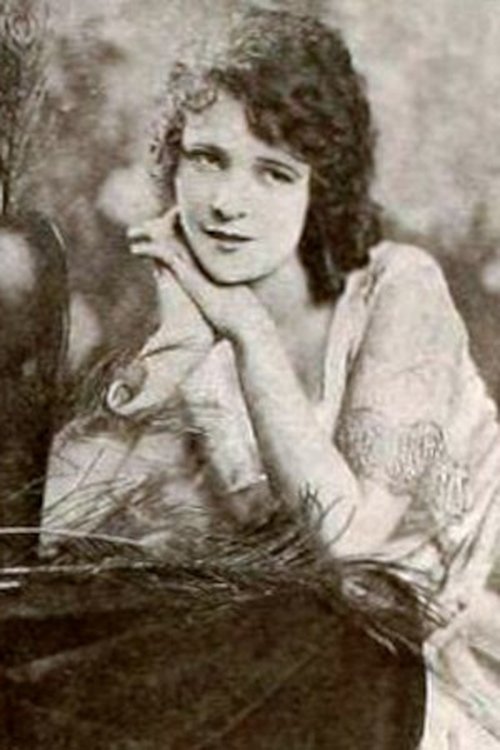 Beatrice Burnham as Jackie Boone