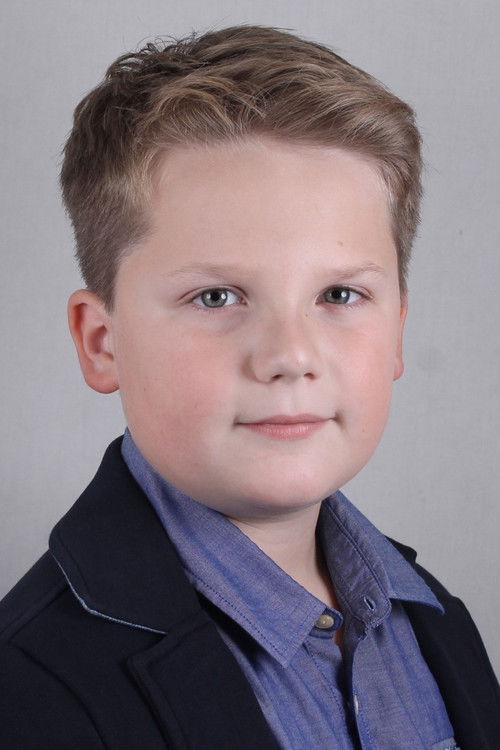 Julius Weckauf as Rolf