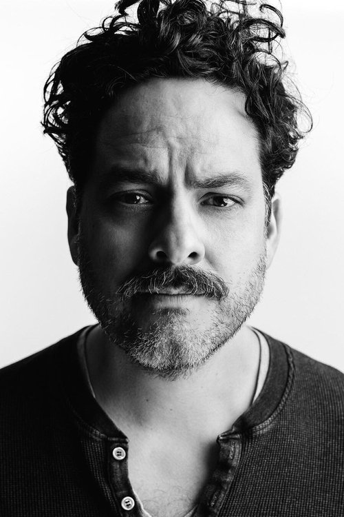 Jorge Cordova as Enrique