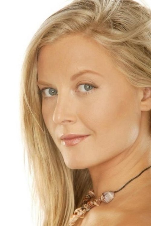 Carrie Anne Fleming as Jenifer