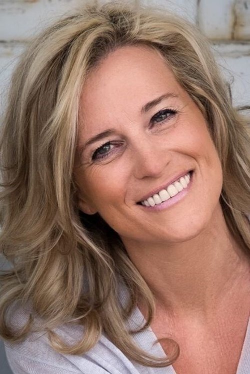 Sylviane Aliet as No Man's Land client