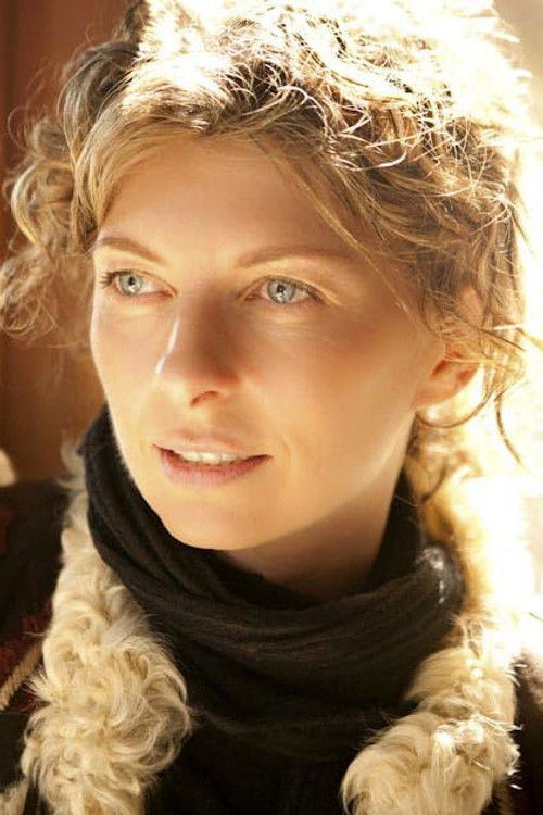 Isabella Vosmikova as 