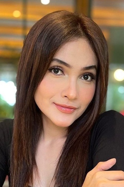 Dafina Jamasir as Yanti