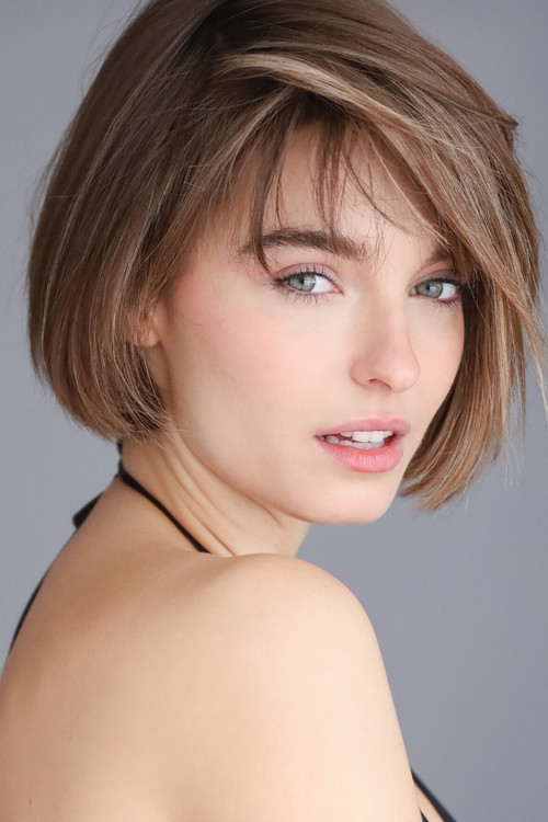 Carlota Durà as Barcelona Girl (uncredited)