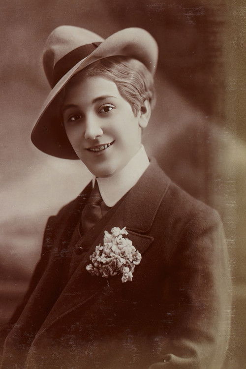 Aimée Campton as Henriette