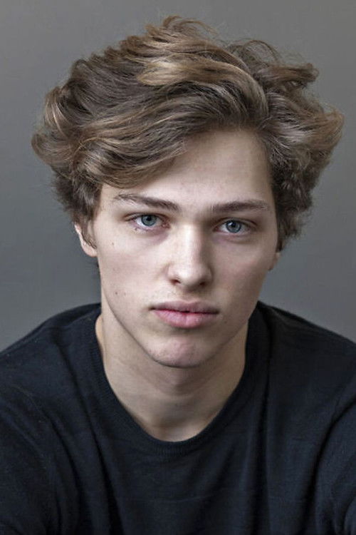Oscar Bjerrehuus as Philip