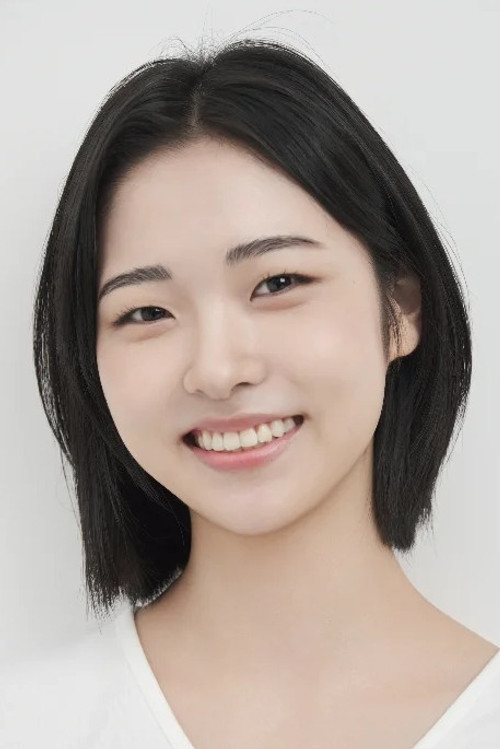 Shin Hye-ji as Lee Mi Ae [Jun Seong's sister]