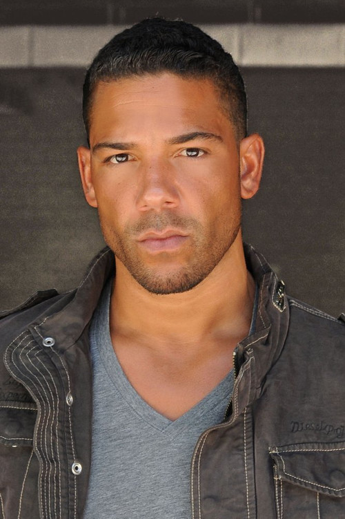 Tiago Roberts as Notre Dame Scout