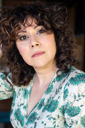 Aina Requena as Camarera