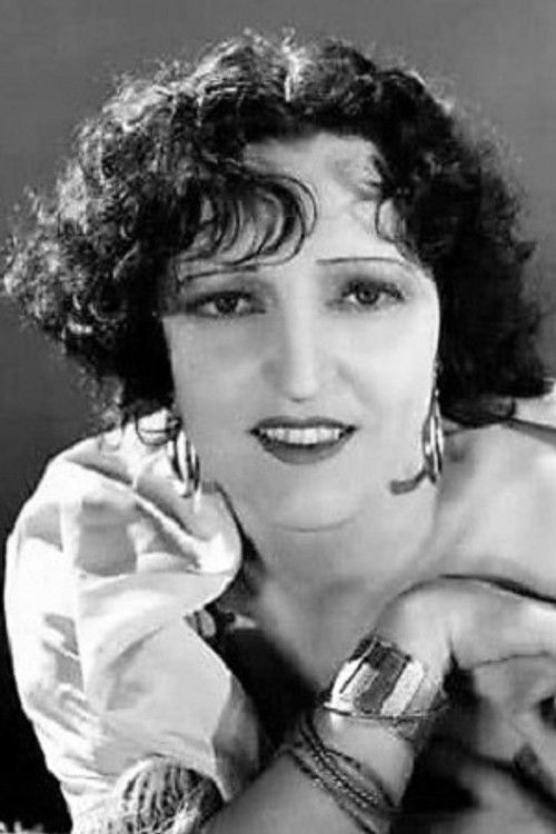 Marguerite Namara as Lady in Waiting