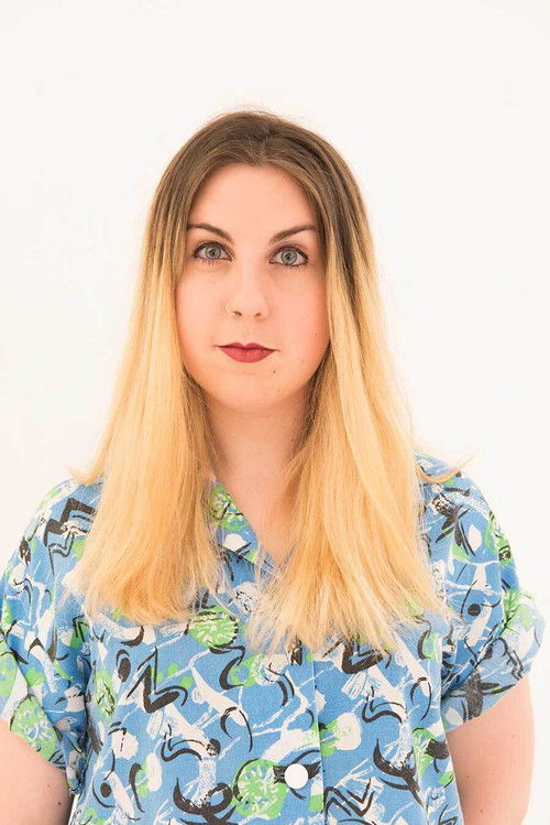 Carolina Iglesias as Presenter