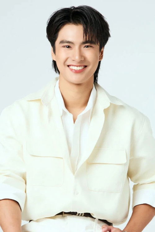 Pawat Chittsawangdee as Pat