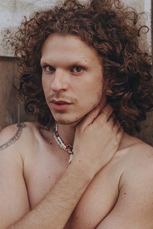 Pedro Fasanaro as Robson / Sara