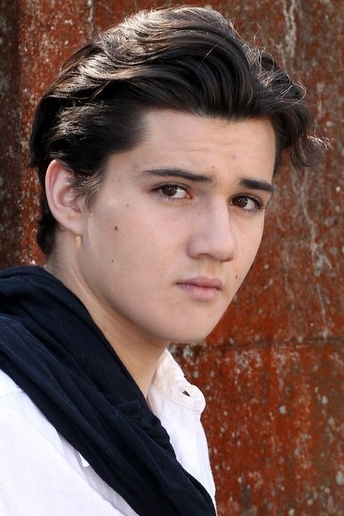 Thibault Le Guellec as Yannis