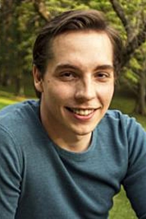 Mitchell Musolino as Sam Daniels