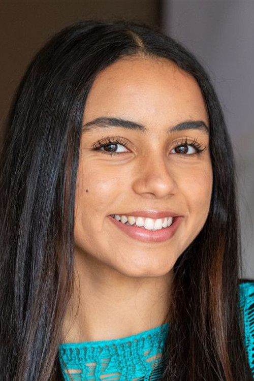 Laurasif Nora as Marísa