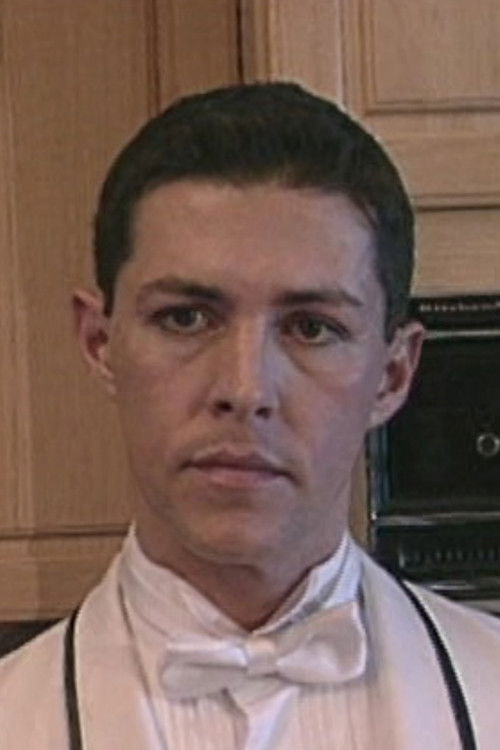 Rodrigo Quintero as Servent Rodrigo