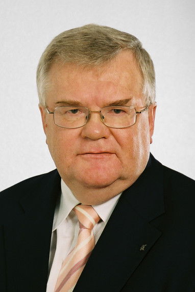 Edgar Savisaar as Self (archive footage)