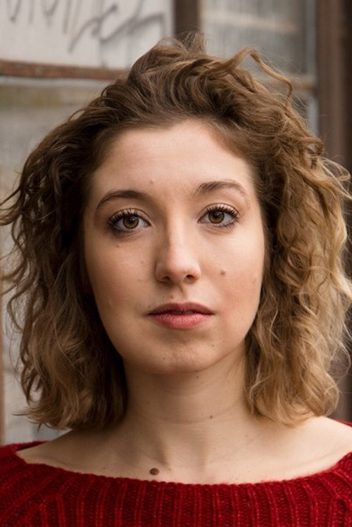 Alina Bachmayr as Junge Frau