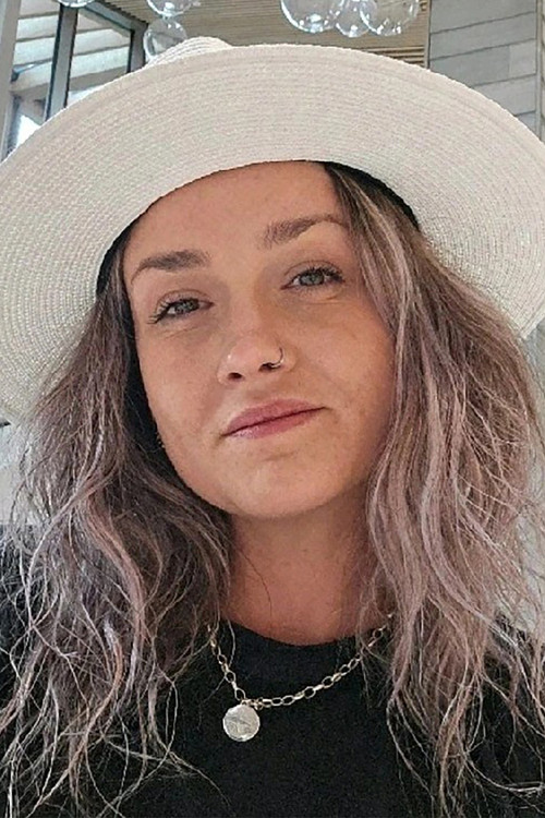 Nermina Lukač as Marta