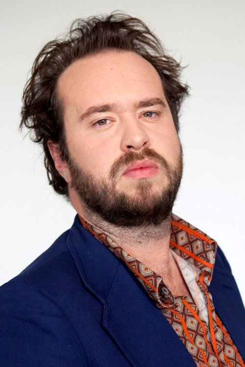 Iwein Segers as Bello (Flemish voice)