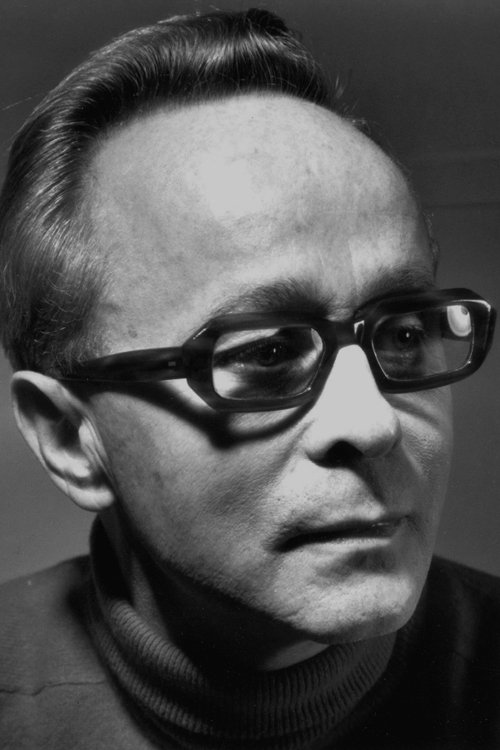 Lenn Hjortzberg as The Doctor (uncredited)