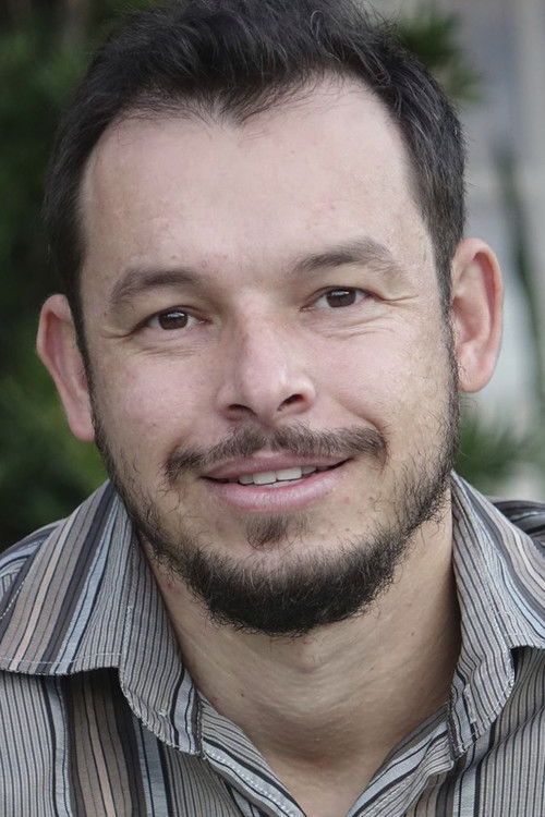 Rodrigo Lacerda as Assis