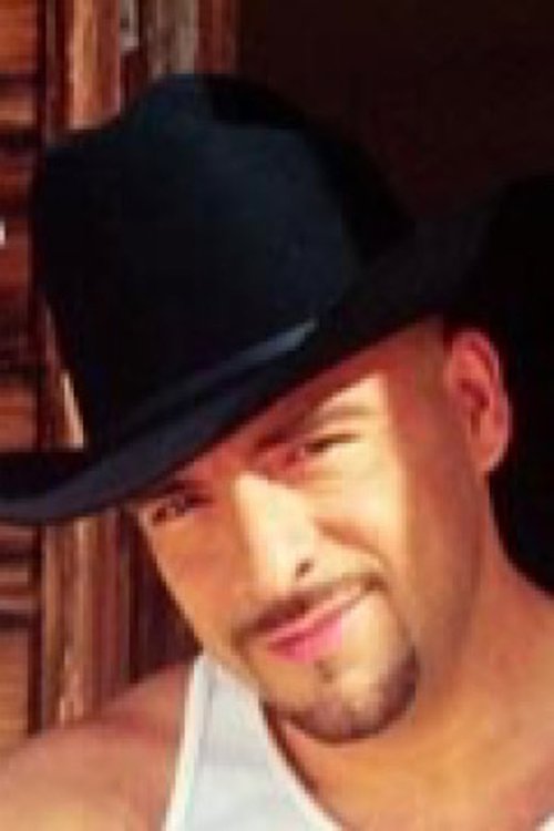 Ulizes Carpelli as Troupe Member