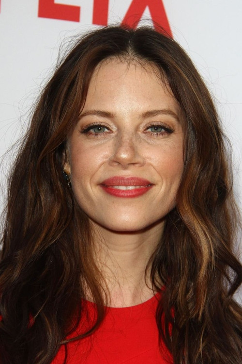 Hani Avital as Eleanore