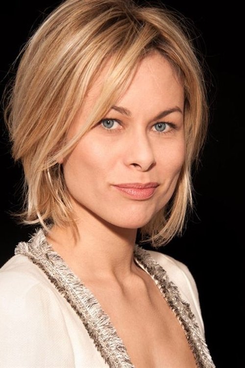 Caroline Burgues as Eva