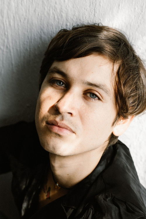 Guillermo Ramírez as Manuel