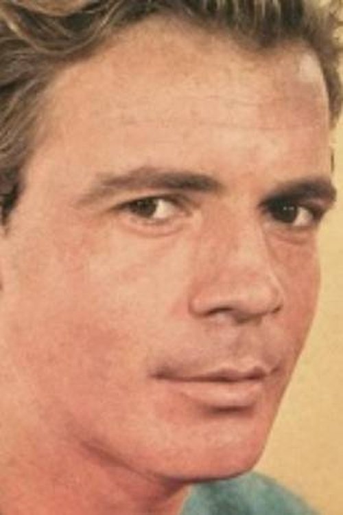 Milton Rodríguez as Leoncio Cardenas