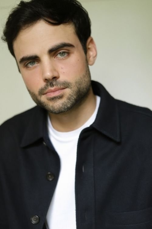 Thomas Brazete as Richard - 20 ans