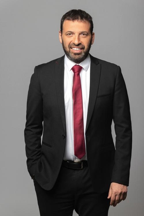 Raviv Drucker as Self