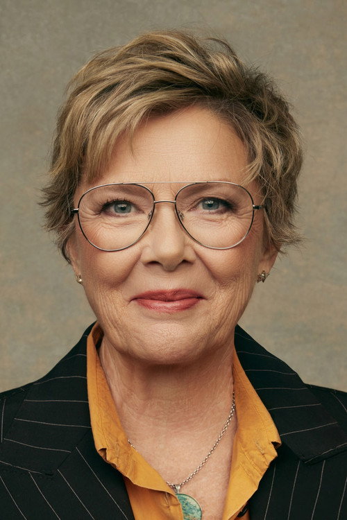 Annette Bening as Self (archive footage)
