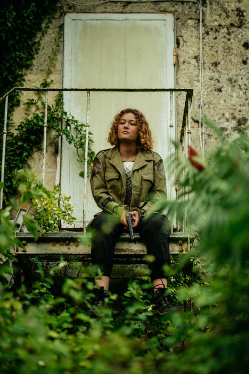 Apolline Vedrenne as Laalia