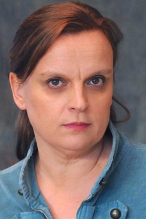 Isabelle Mazin as Solange