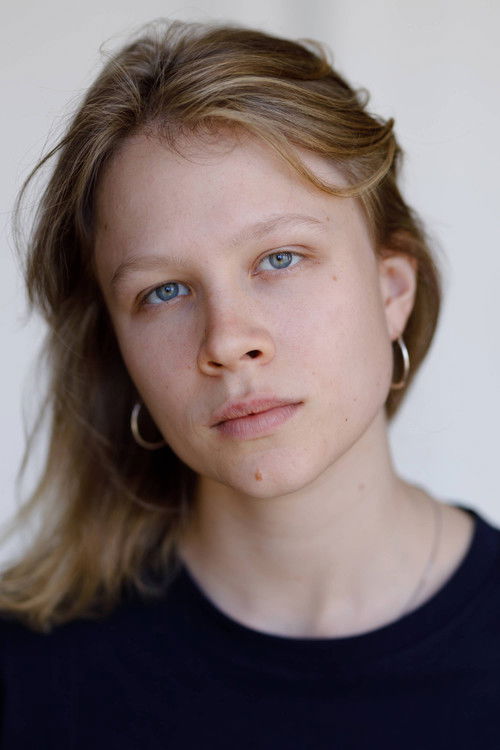 Anna Bachmann as Hannah