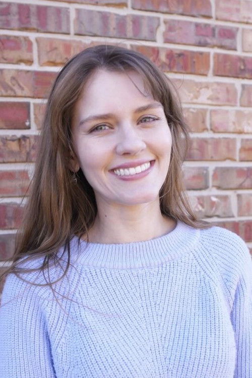 Juliette Robinson as Amy Garrett