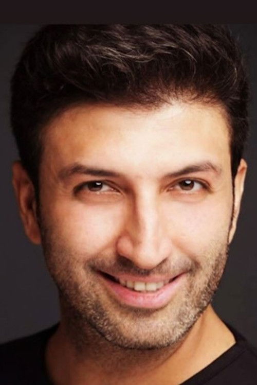 Egemen Yavuz as Vezir Isfahani