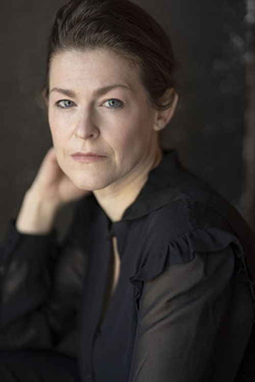 Giulia Valenti as Marisa