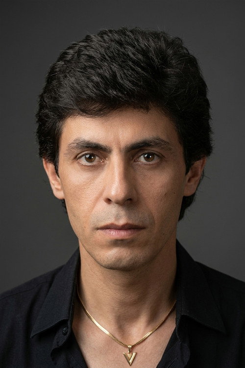 Taşkın Sabah as Taşkın