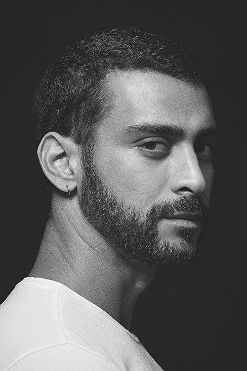 Josue Guerrero as Munne