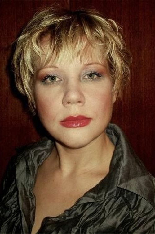 Irina Kareva as Larisa