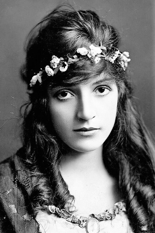 Miriam Cooper as Maria del Carmen